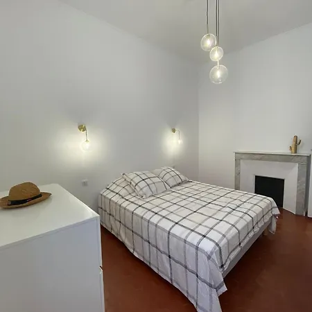 Grand T2 Cours Napoleon A 아파트