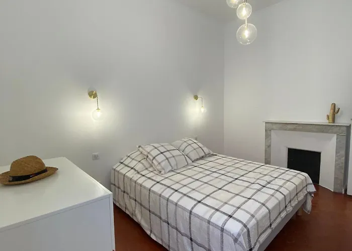 Grand T2 Cours Napoleon A Lägenhet